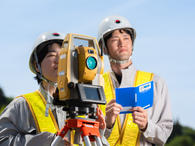 トータルステーションの写真